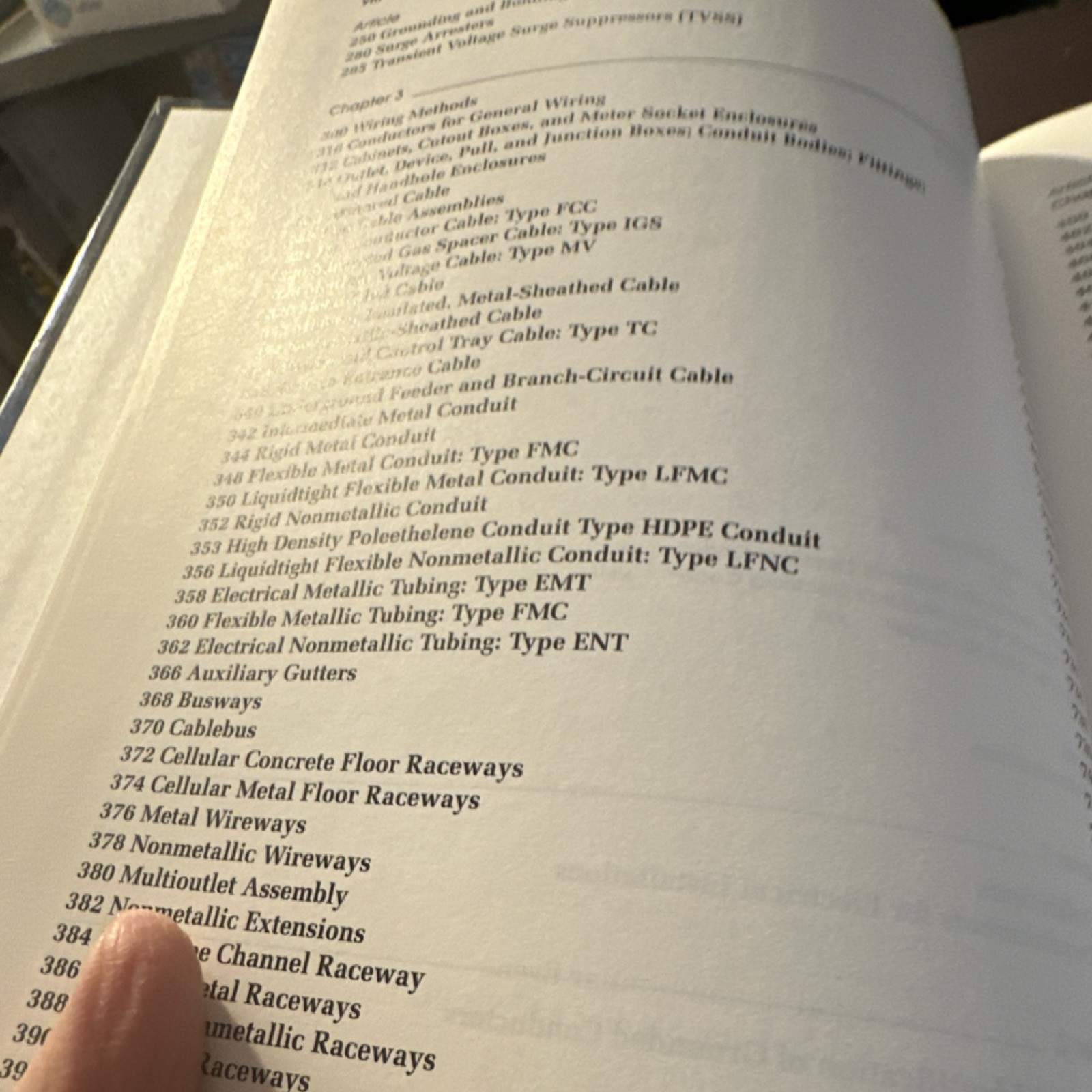 McGraw-Hill National Electrical Code Handbook McPartland Hardcover 2005 25th Ed