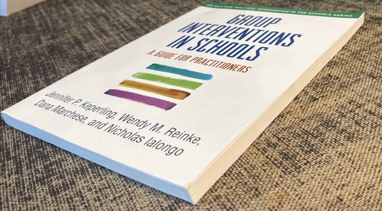 Group Interventions in Schools A Guide for Practitioners by Keperling *LIKE NEW*