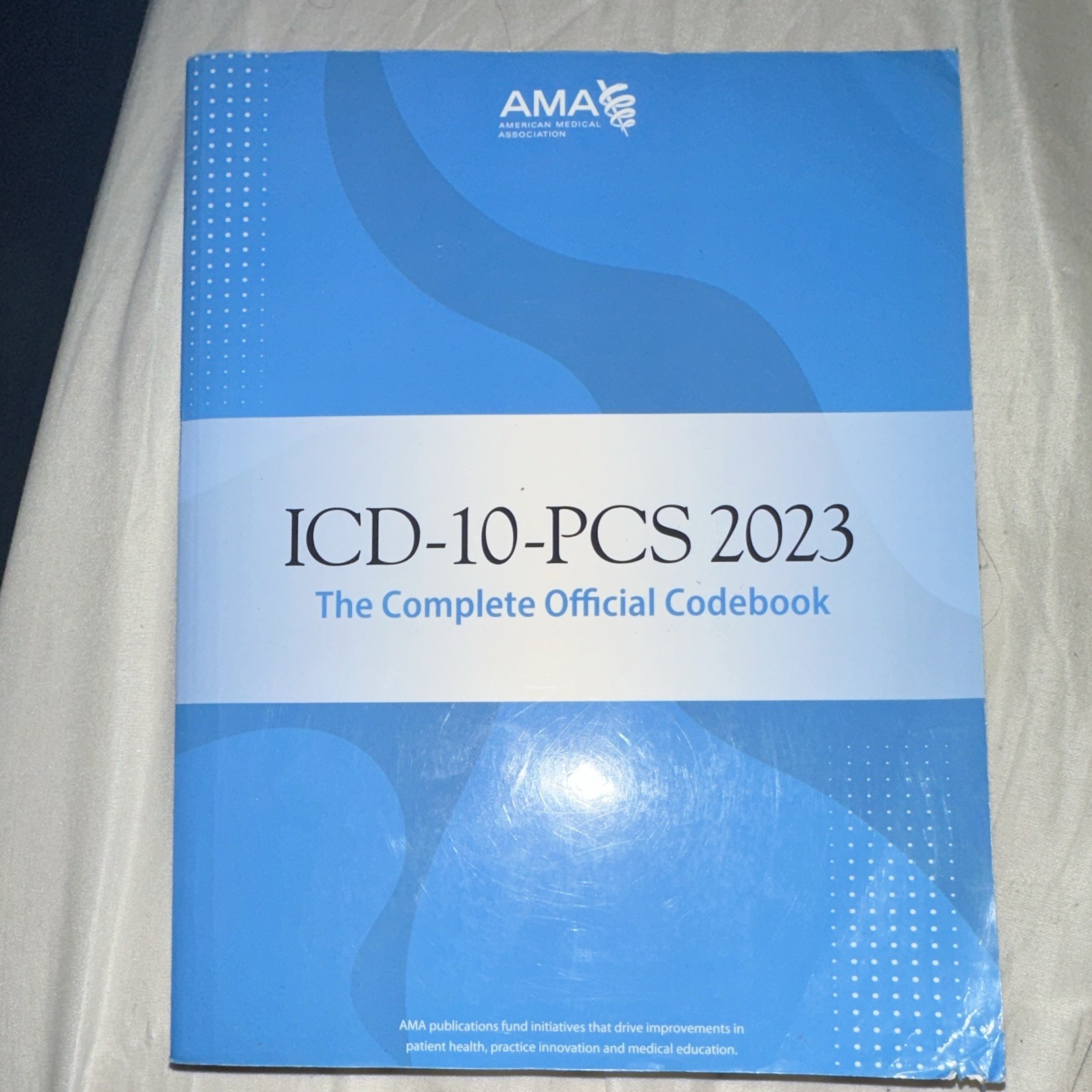 American Medical Association ICD-10-PCS 2023 Codebook Paperback