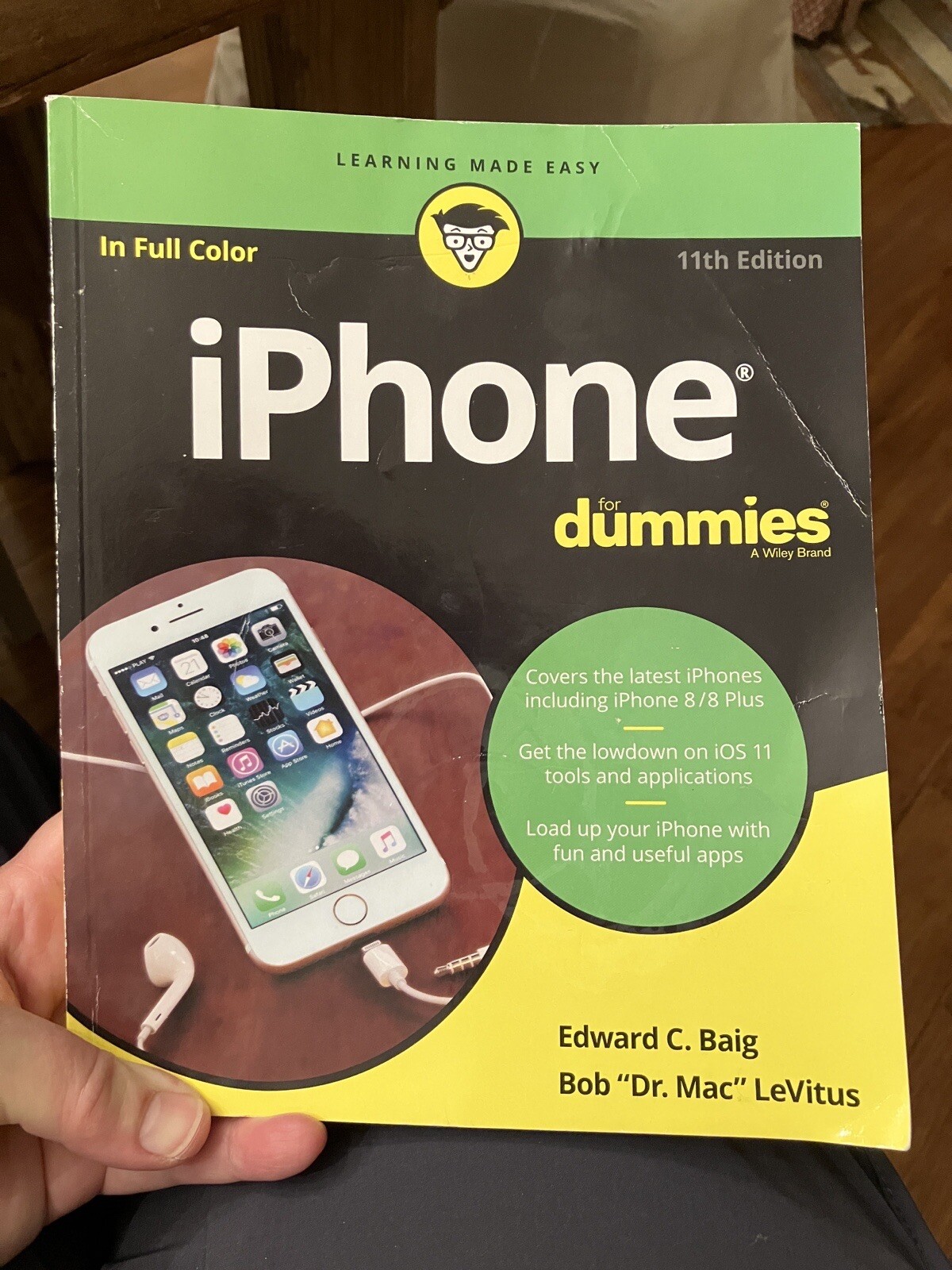 iPhone for Dummies by Bob LeVitus and Edward C. Baig (2018, Trade Paperback)
