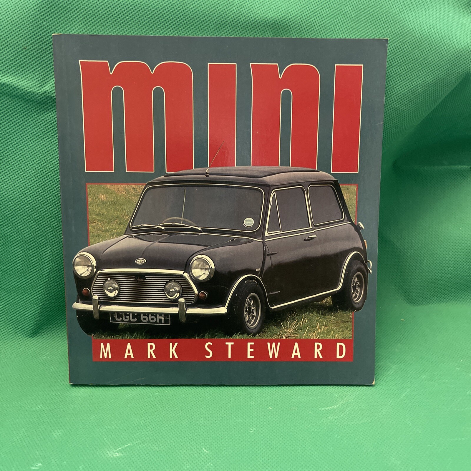 Osprey Colour Library: Mini World Winner by Mark Steward (1989, Trade Paperback)
