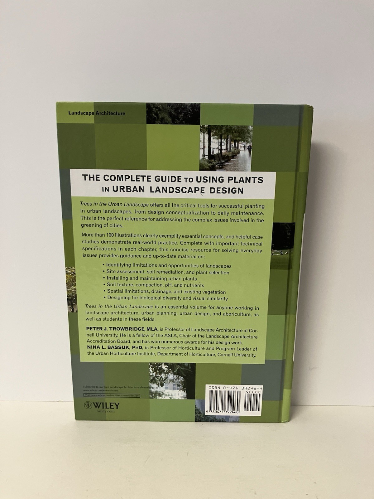 Trees in the Urban Landscape by Robert Trowbridge 2004 Hardcover EXCELLENT