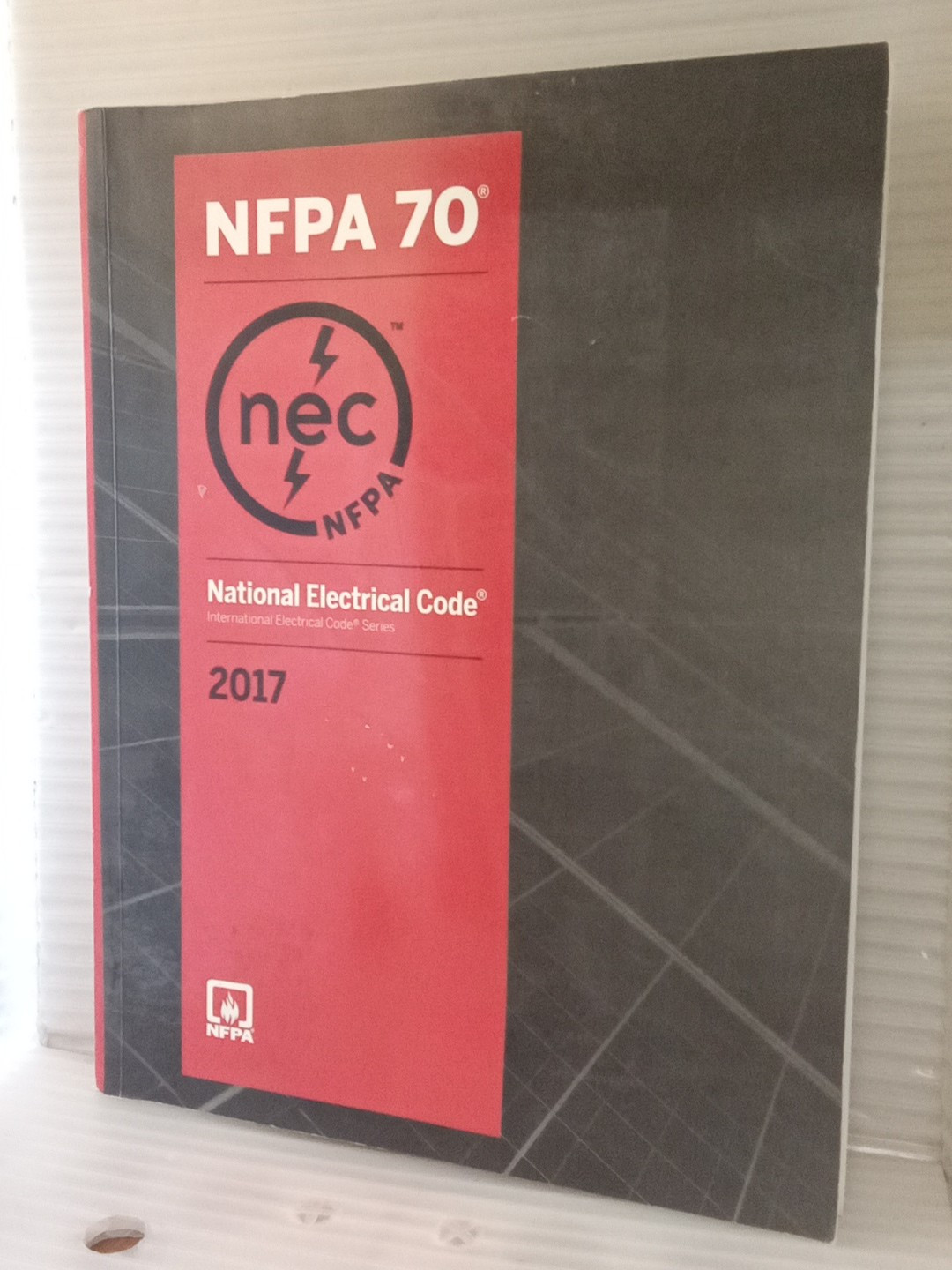 National Electrical Code 2017 by (NFPA) National Fire Protection FREE SHIPPING