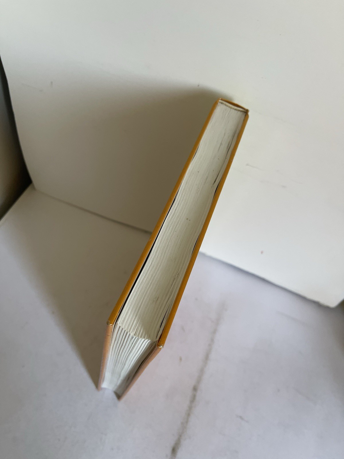 Microstrip Antennas : The Analysis and Design of Microstrip Antennas and Arrays