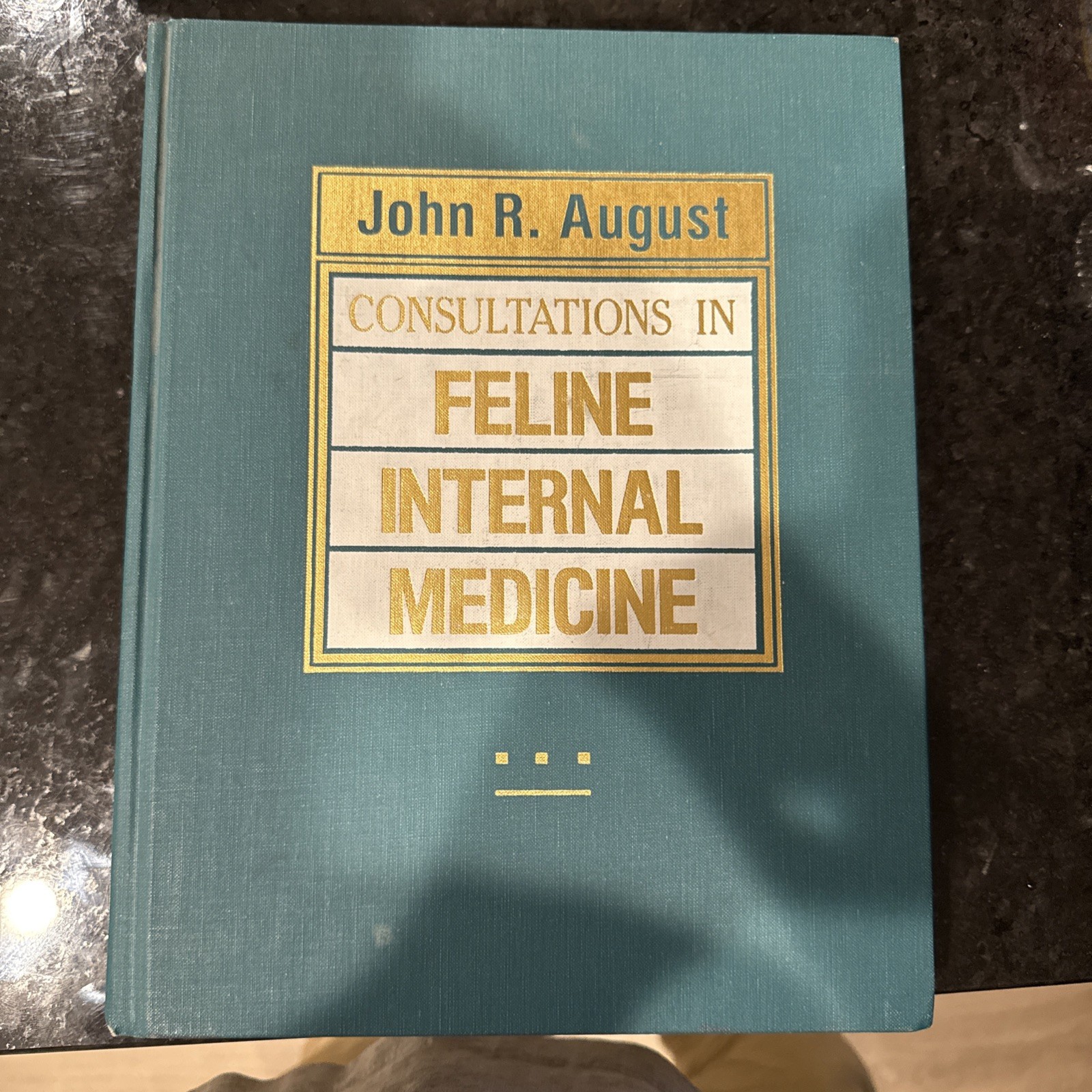 CONSULTATIONS IN FELINE INTERNAL MEDICINE 1991 By W.B. SAUNDERS ISBN 0721622267