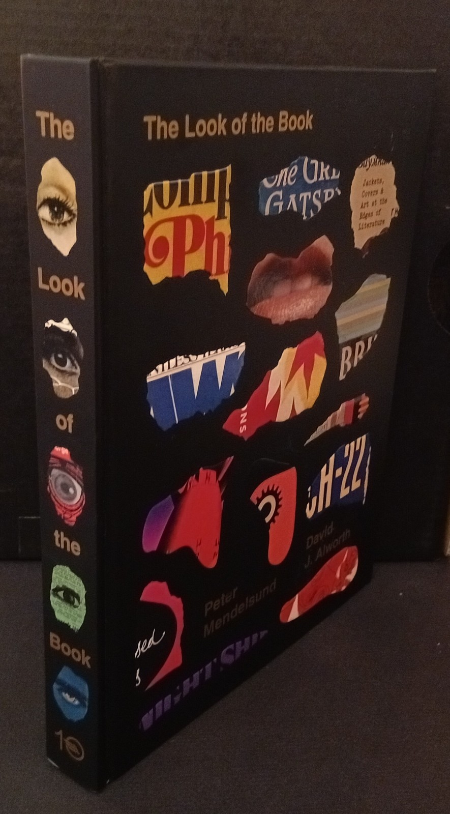 The Look of the Book: Jackets, Covers, and Art at the Edges of Literature, Mende